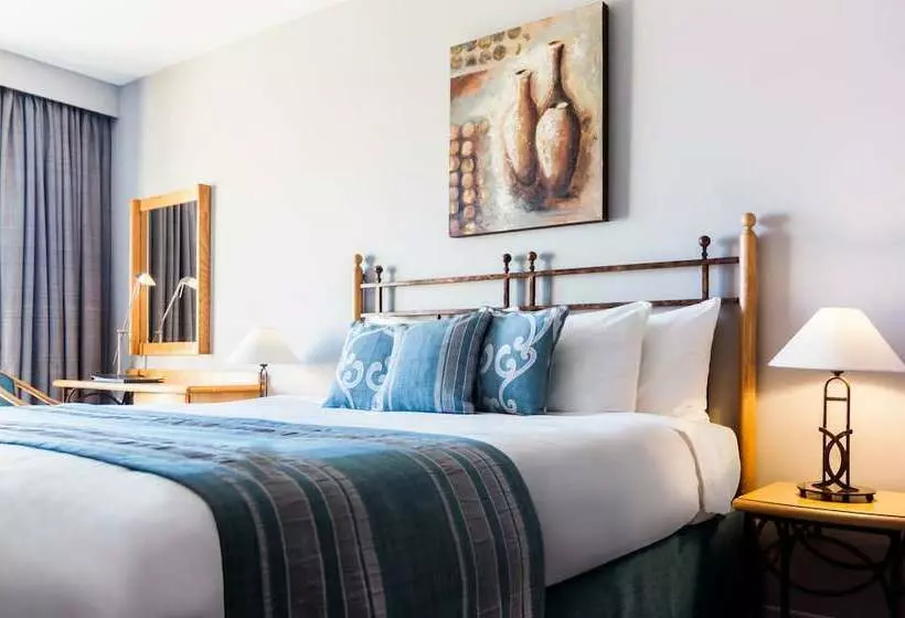 Deluxe Suite Sea View, Verdi St George S Bay Marina