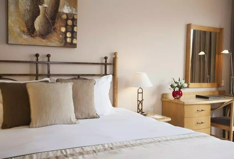 اتاق لوکس با چشم‌انداز دریا, Verdi St George S Bay Marina