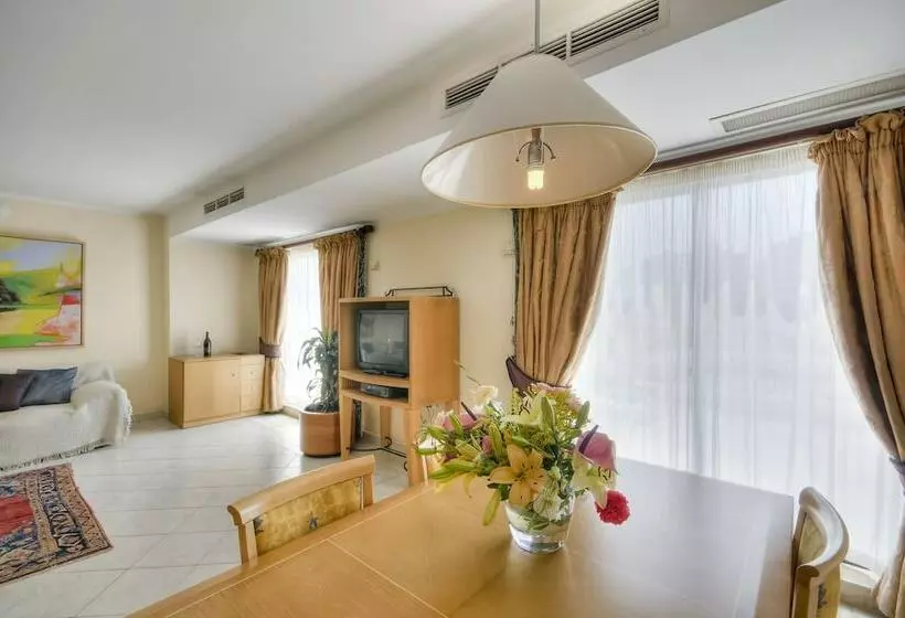 Deluxe Suite Sea View, Verdi St George S Bay Marina