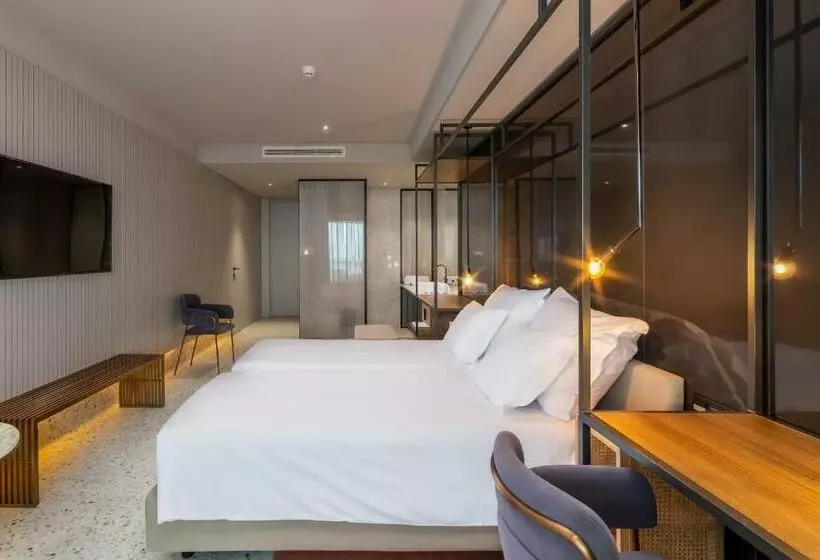 اتاق استاندارد, Next by Savoy Signature