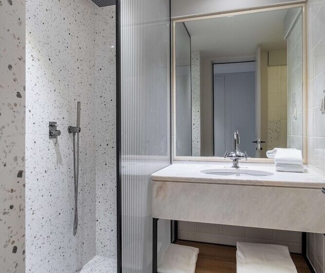 اتاق استاندارد, Next by Savoy Signature