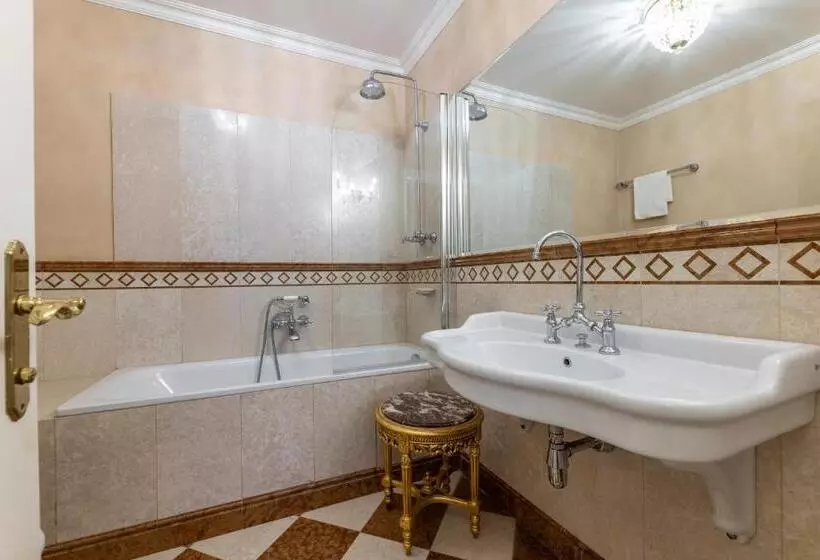 اتاق استاندارد, Nosticova Apartments