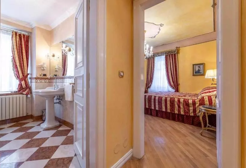 سوییت خانوادگی, Nosticova Apartments