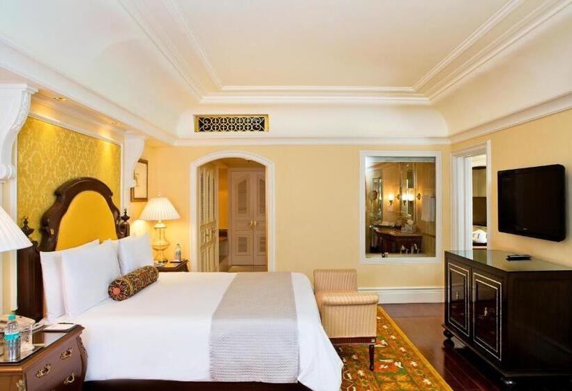 Представительский люкс с видом, The Leela Palace Bengaluru