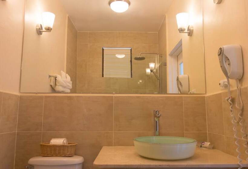 スーペリアールーム, Travellers Beach Resort