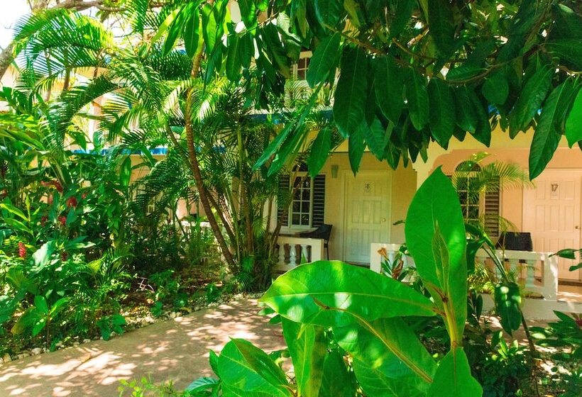 スーペリアールーム, Travellers Beach Resort