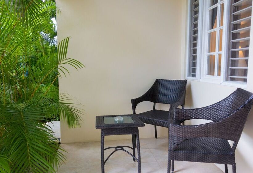 スーペリアールーム, Travellers Beach Resort