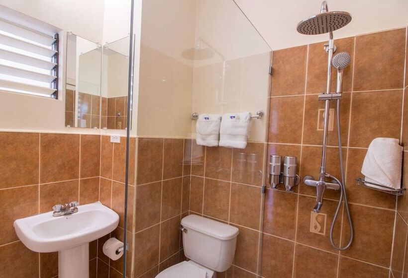 ダブルベッドスタンダードルーム, Travellers Beach Resort