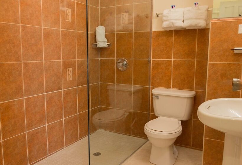 ダブルベッドスタンダードルーム, Travellers Beach Resort