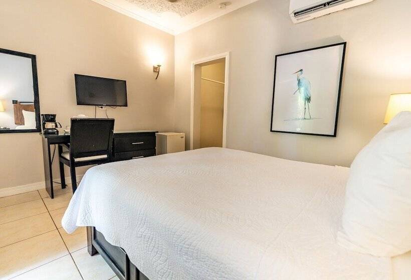 ダブルベッドスタンダードルーム, Travellers Beach Resort