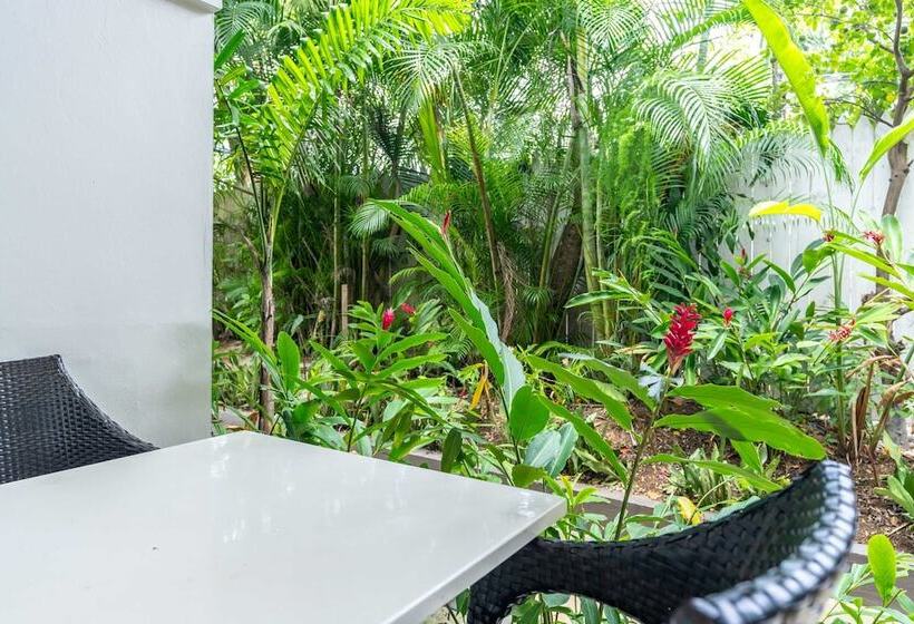 2ダブルベッドのスタンダードルーム, Travellers Beach Resort