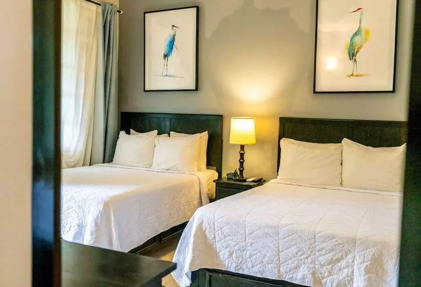اتاق استاندارد با 2 تخت دوبل, Travellers Beach Resort
