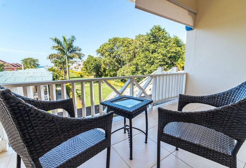 キングサイズベッドのデラックスルーム, Travellers Beach Resort