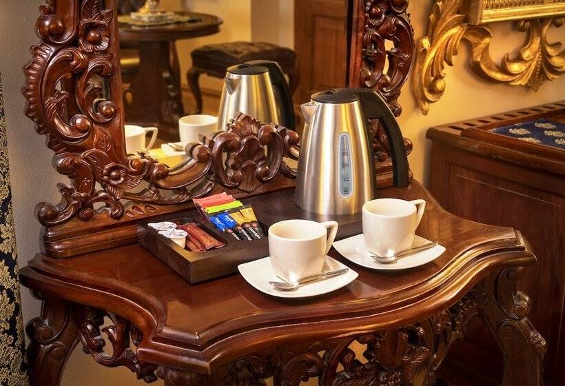 اتاق لوکس, U Zlatého Stromu Prague By Bhg