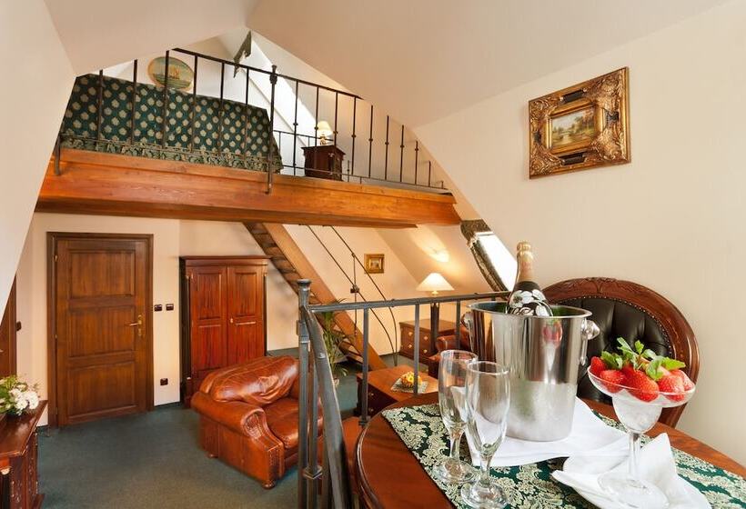 اتاق لوکس, U Zlatého Stromu Prague By Bhg