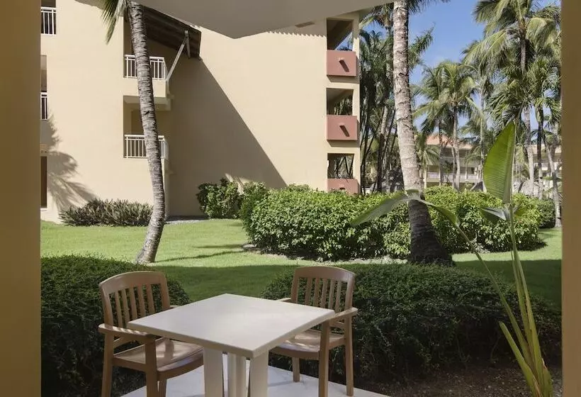 اتاق لوکس با چشم‌انداز, Wyndham Alltra Punta Cana All Inclusive Resort