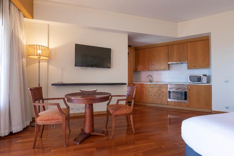 استودیوی استاندارد, Ms Apart