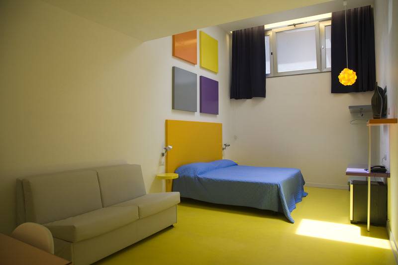 استودیوی استاندارد, Ms Apart