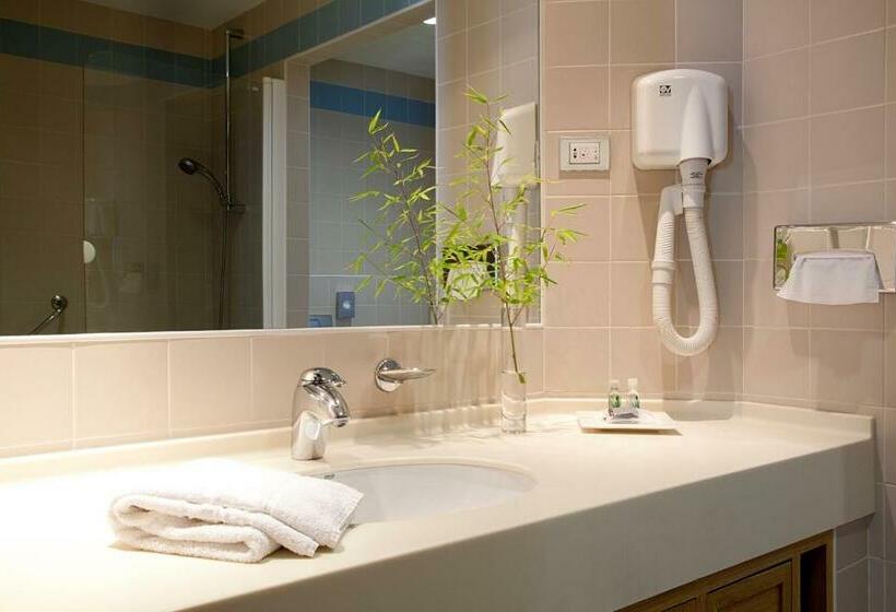 استودیوی استاندارد, Ms Apart