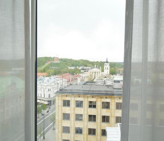 اتاق اجرایی با تخت بزرگ, Novotel Vilnius Centre