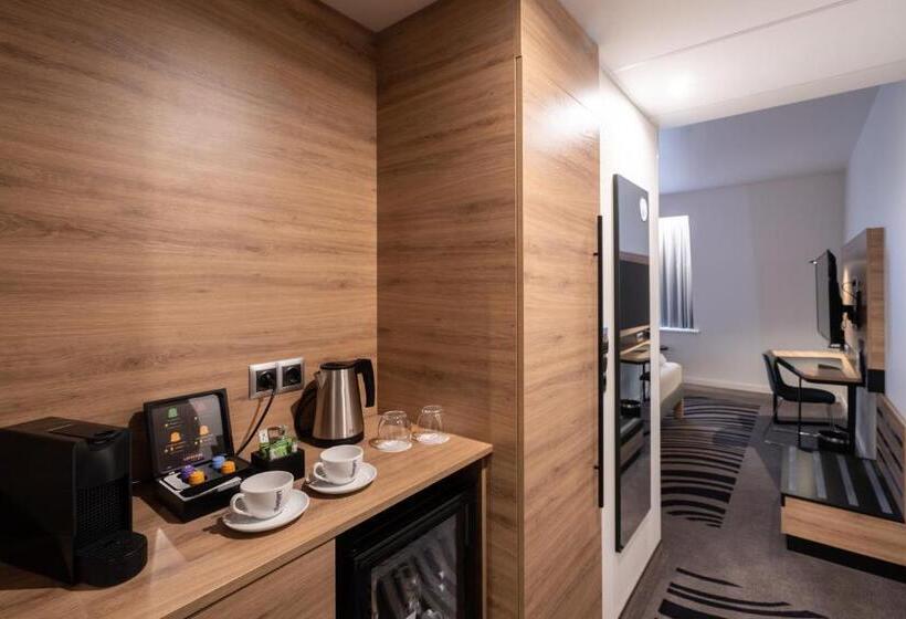 اتاق اجرایی با تخت بزرگ, Novotel Vilnius Centre