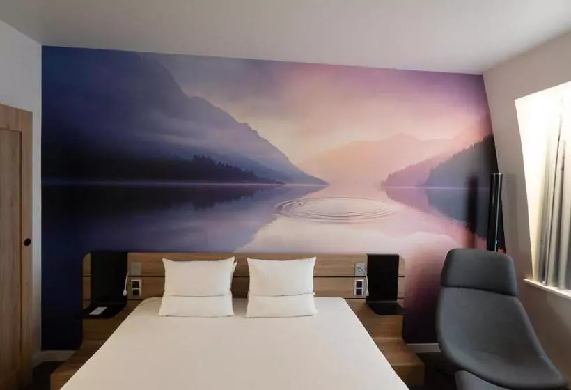 اتاق اجرایی با تخت بزرگ, Novotel Vilnius Centre