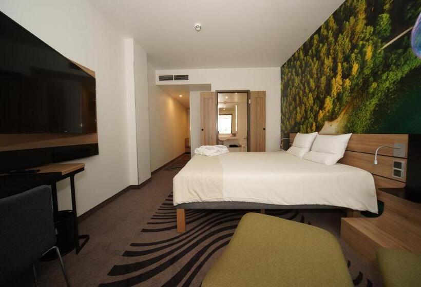 اتاق اجرایی با تخت بزرگ, Novotel Vilnius Centre