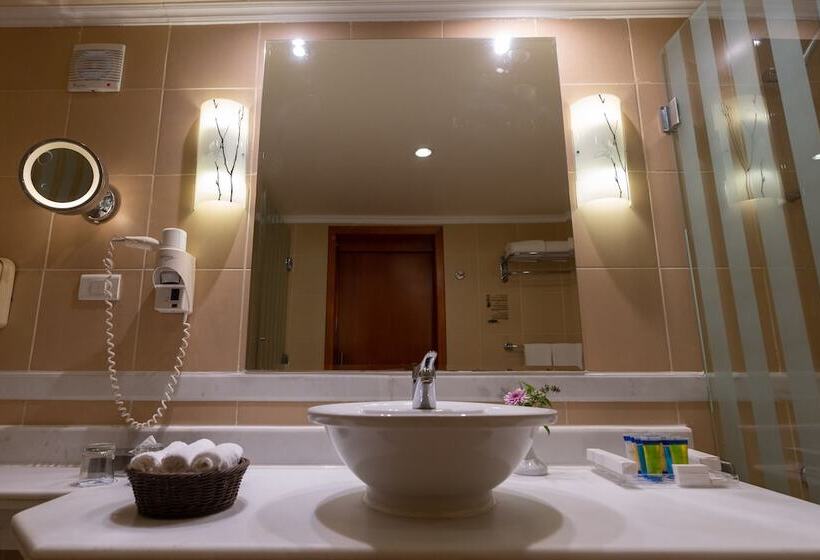 اتاق کلاب, Parrotel Beach Resort