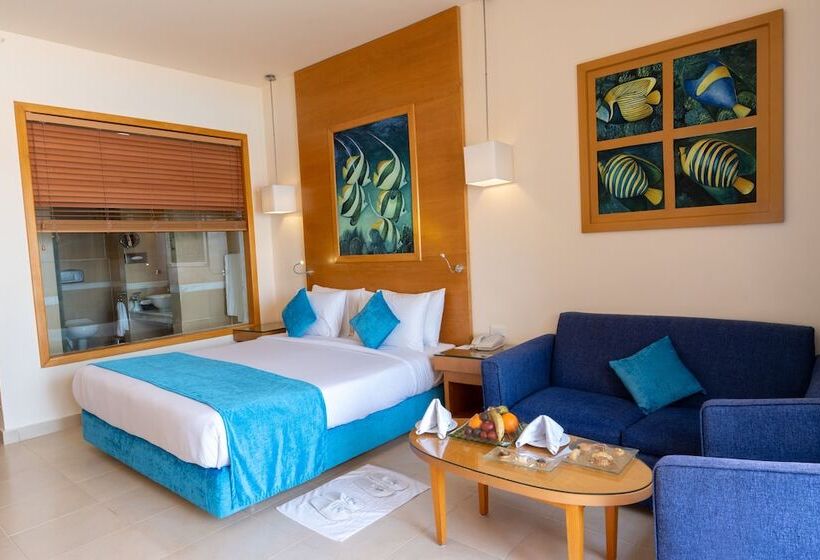 اتاق کلاب, Parrotel Beach Resort