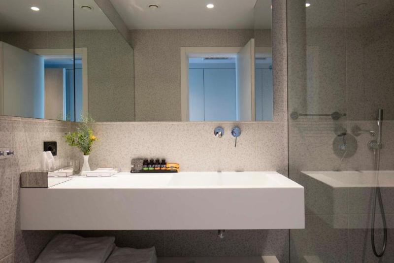 اتاق استاندارد, Parrotel Beach Resort