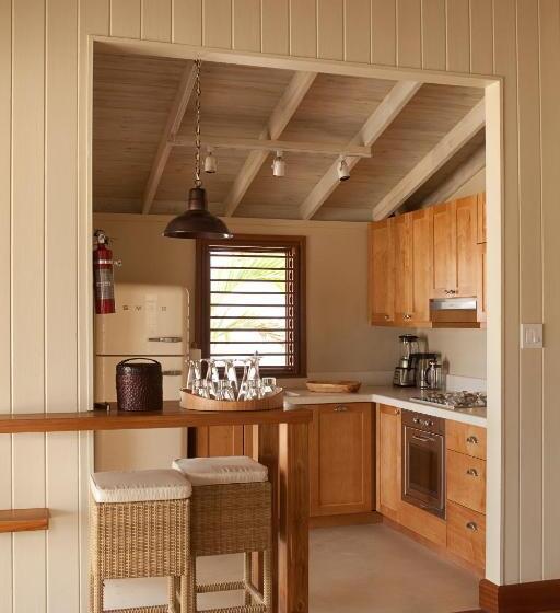 ویلای 1 خوابه, Goldeneye