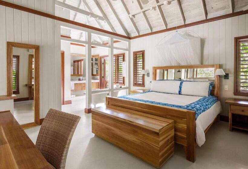 ویلای 2 خوابه, Goldeneye