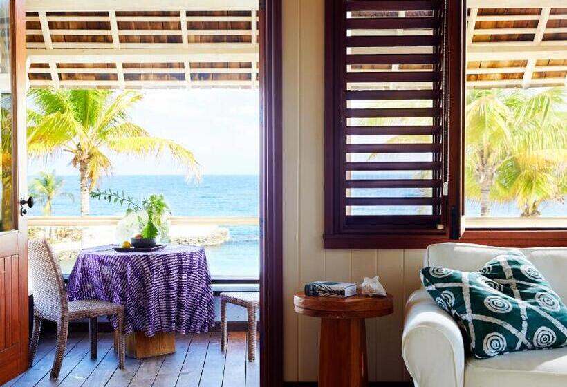 ویلای 2 خوابه, Goldeneye