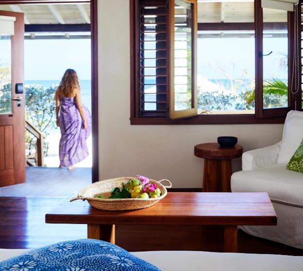 ویلای 2 خوابه, Goldeneye