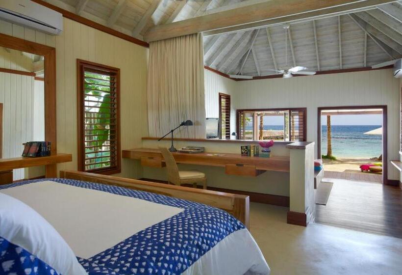 ویلای 2 خوابه, Goldeneye