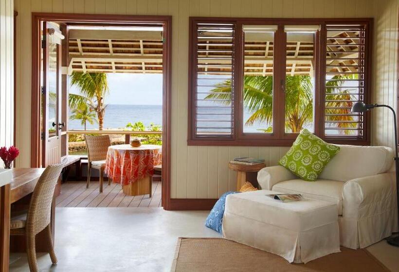 ویلای 2 خوابه, Goldeneye