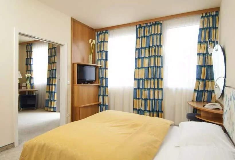 سوئیت کلاسیک, Starlight Suiten Hotel Budapest