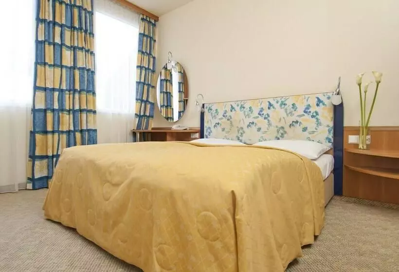 سوئیت کلاسیک, Starlight Suiten Hotel Budapest