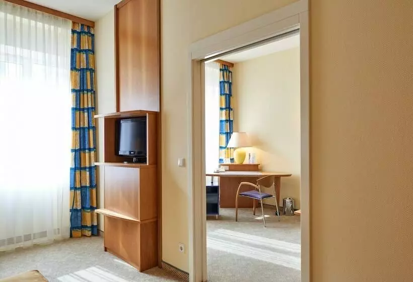 سوئیت کلاسیک, Starlight Suiten Hotel Budapest