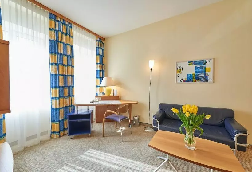 سوئیت کلاسیک, Starlight Suiten Hotel Budapest