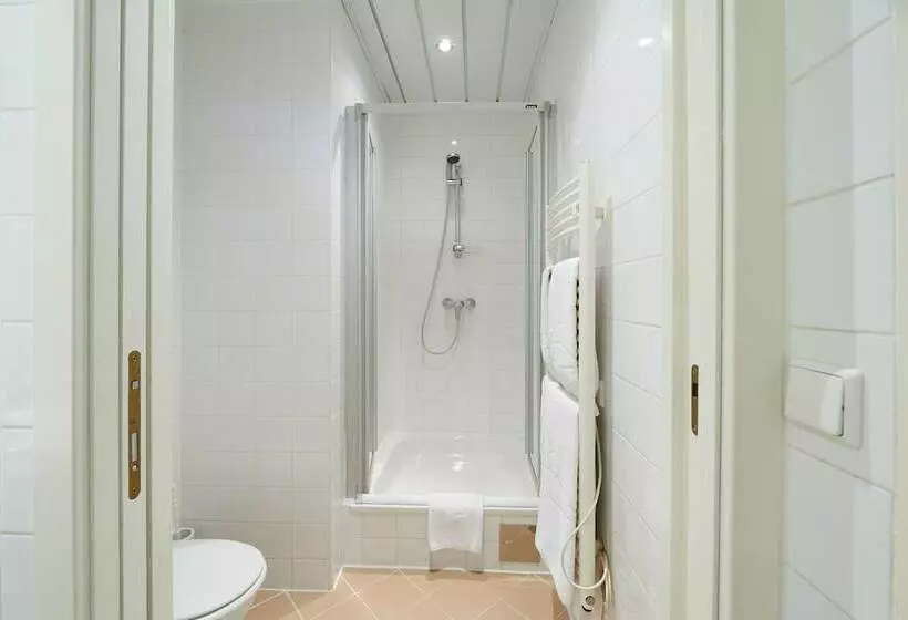سوئیت کلاسیک, Starlight Suiten Hotel Budapest