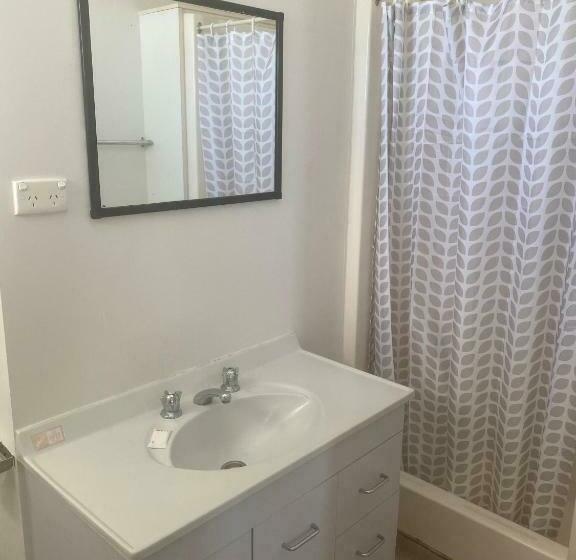 Номер Стандарт, Tin Can Bay Budget Accommodation