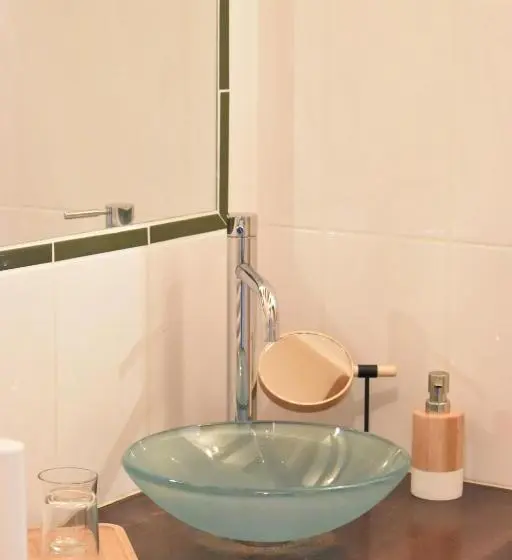 庭の見えるスタンダードトリプルルーム, Le Chai De La Rose Spa Et Séances Bien être