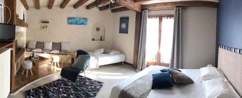 스탠다드 트리플 룸 가든 전망, Le Chai De La Rose Spa Et Séances Bien être