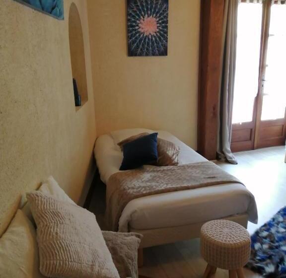 스탠다드 트리플 룸 가든 전망, Le Chai De La Rose Spa Et Séances Bien être