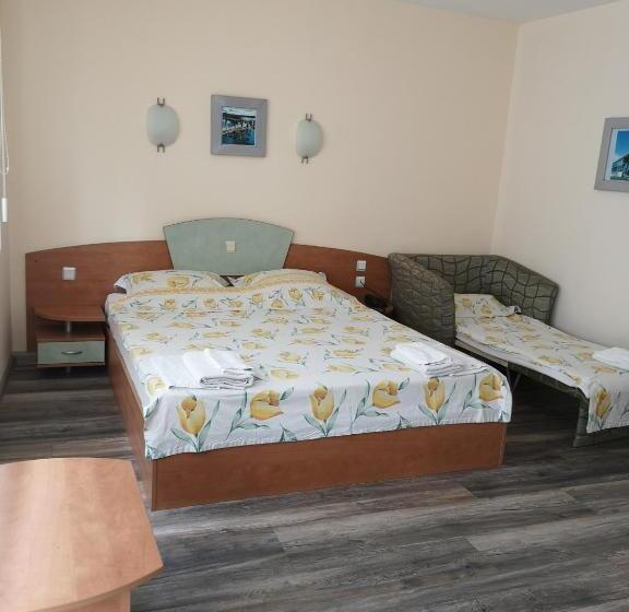 חדר סטנדרט לשלושה, Fresh Family