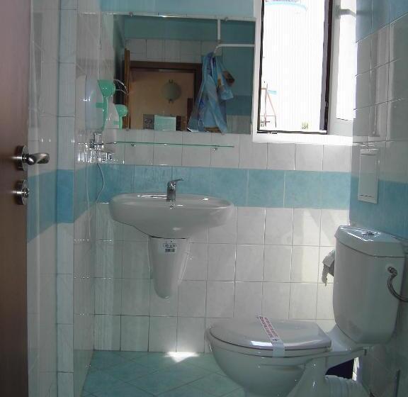 חדר סטנדרט לשלושה, Fresh Family