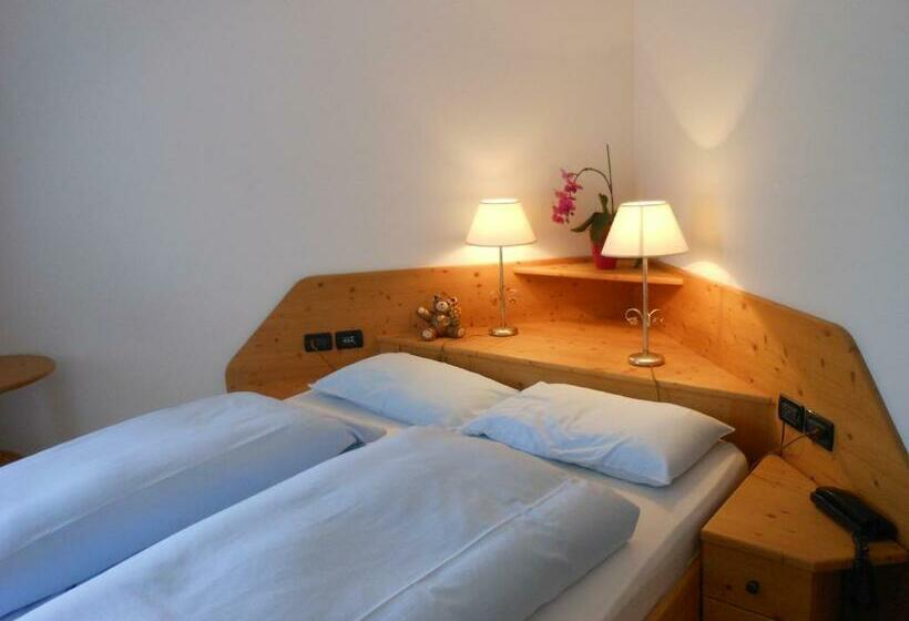 Номер Стандарт, Il Falchetto