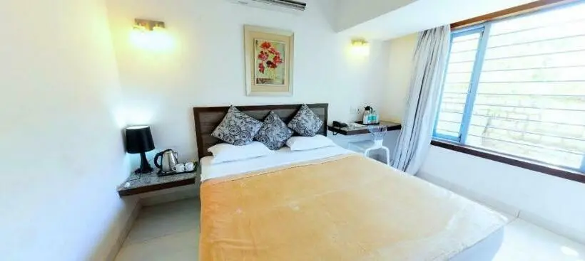 デラックスルーム, Hummingbird Resort