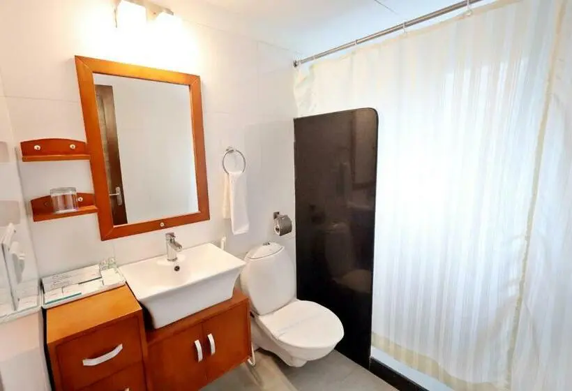 デラックスルーム, Hummingbird Resort